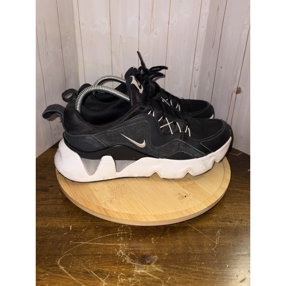 Nike Ryz 365- Women's Sneaker - Size 9.5 Black White